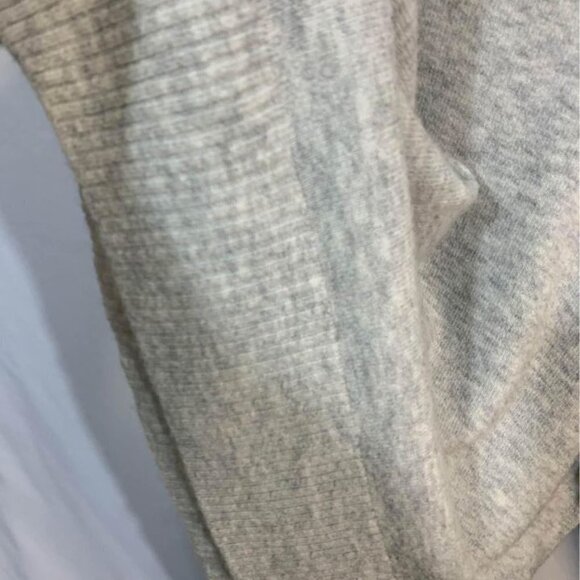 𝅺WOMAN’S oversized gray sweater. Size 2x crew Neck. Split hem. Soft and … - Picture 6 of 10